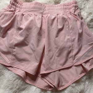 Lululemon Hotty Hot Short II *Long 4" Size 4
